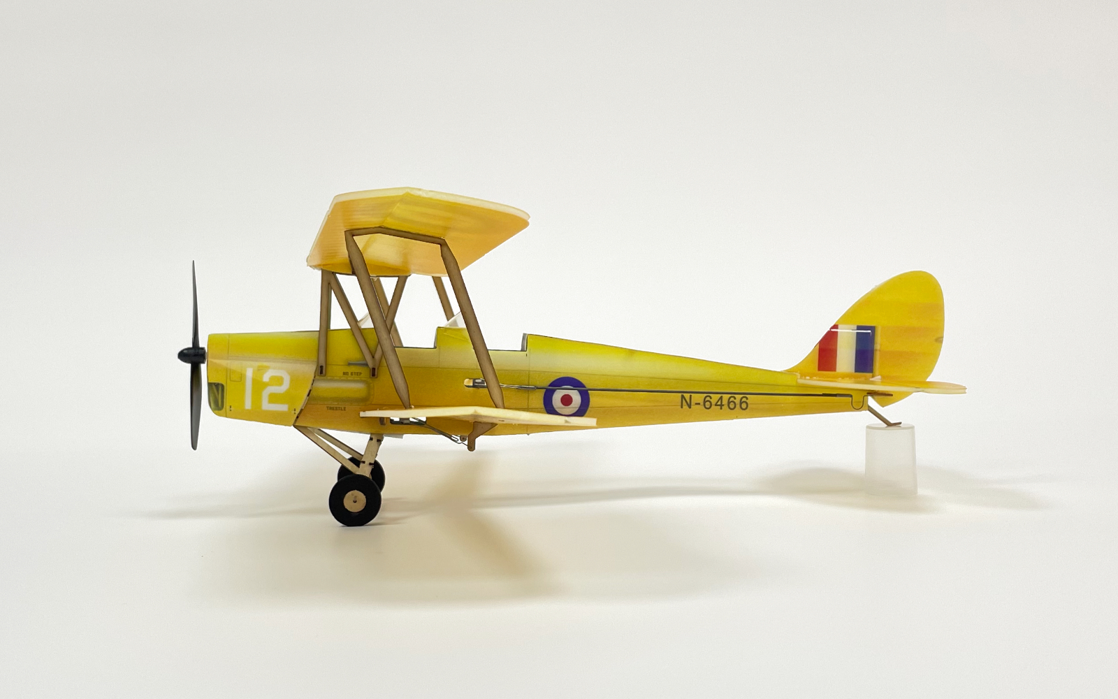 KT-Mikro-Scale-Tigermoth-DH-82A-Bausatz-fuumlr-zweideckiges-RC-Flugzeug-mit-einer-Fluumlgelspannweit-1986694-4